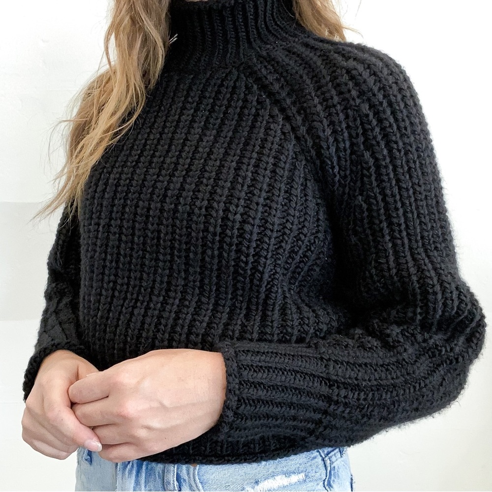 H&M Black Mock Neck Pullover Sweater